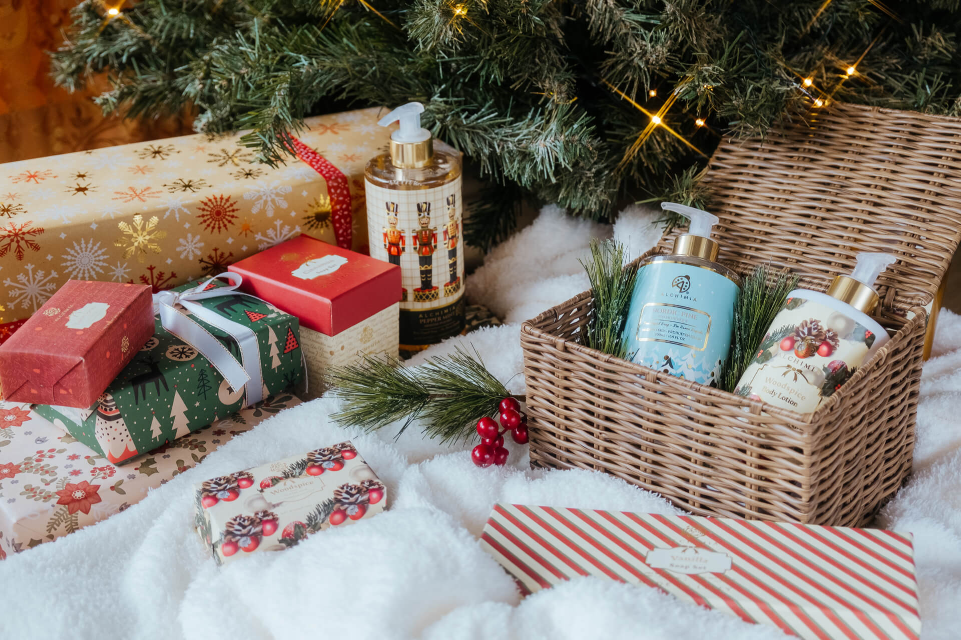 assortimento di saponi natalizi e prodotti corpo di natale di Alchimia Soap